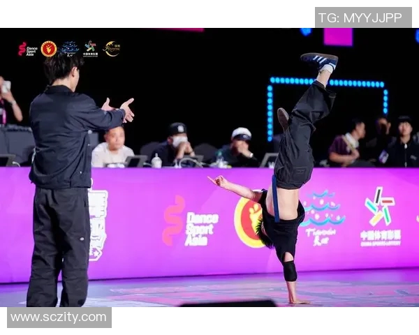 广州街舞队在世界攀岩锦标赛中以98分稳居积分榜首位 广州街舞队在世界攀岩锦标赛中以98分稳居积分榜首位