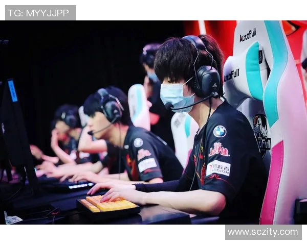 FPX战队实力引发热议电竞圈对其表现的不同看法与分析